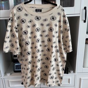 Brunette The Label Daisy Boxy Tee